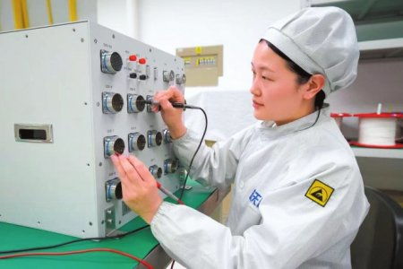 蜀绣 功夫 绣 出航天精度与高度